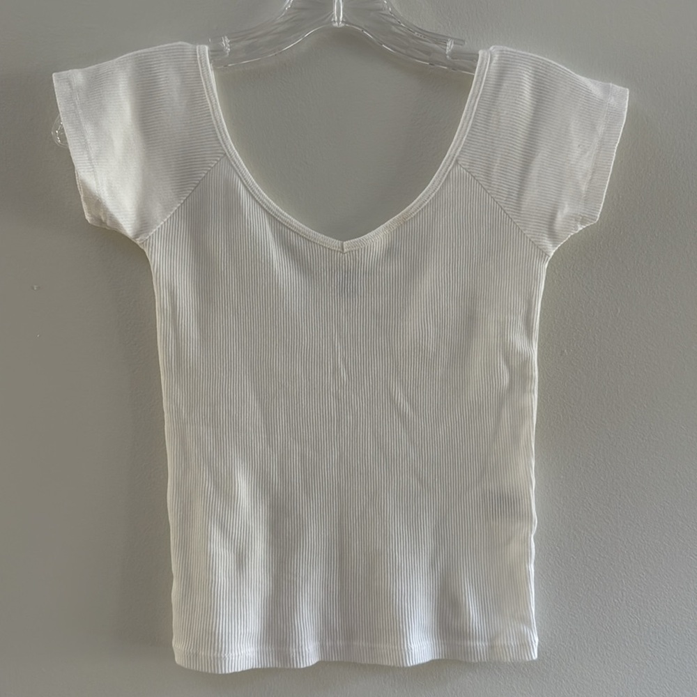 BRANDY MELVILLE 100% Cotton V Neck Short Sleeve Top T-Shirt One Size White - Picture 2 of 5